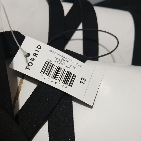 Torrid Black Ankle Wrap Platform Wedges NWT - Picture 4 of 7